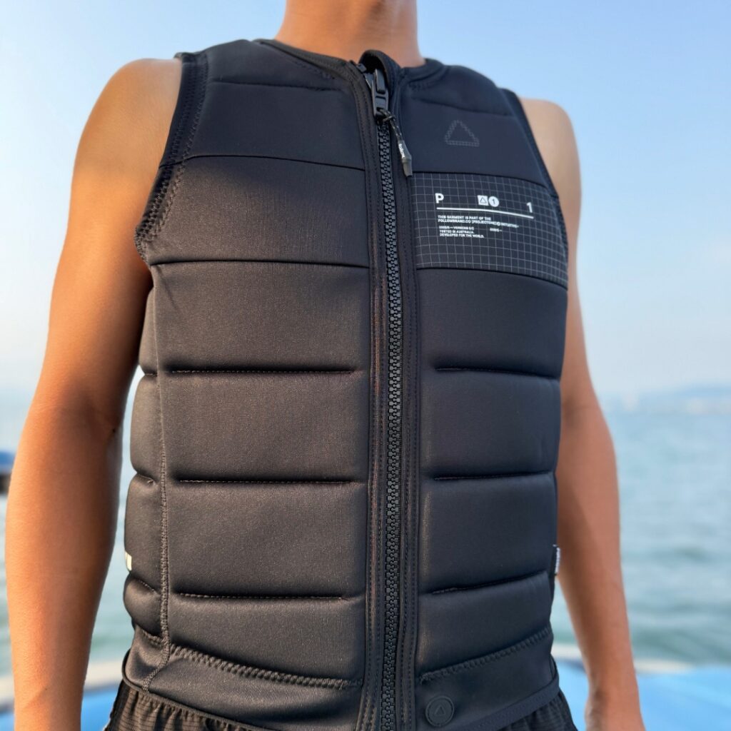 FOLLOW.のインパクトベスト　Project One